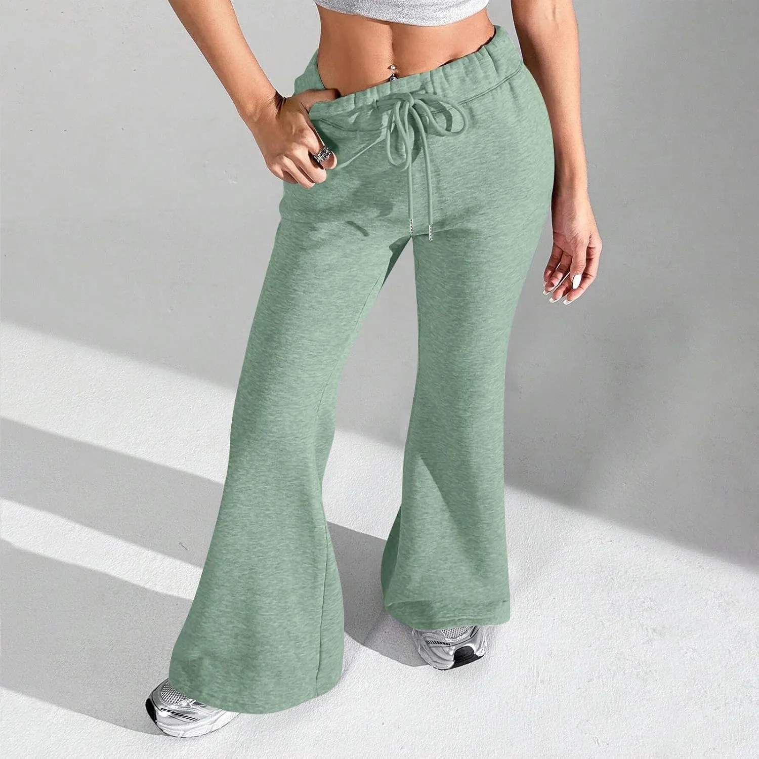 Flare Sweatpants Women High Waisted Wide Leg Pants Comfy Fleece Sweatpants Casual Loose Fit Yoga Pants with Pockets