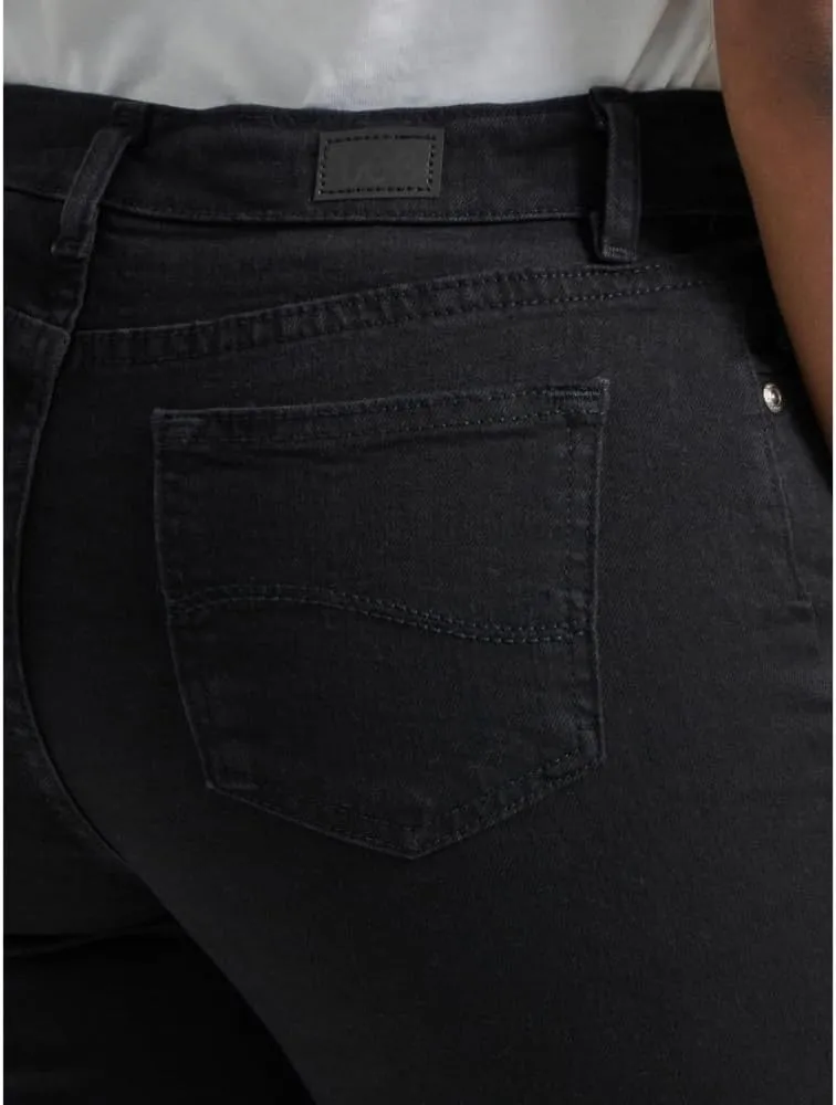 Lee Women's Petite Relaxed Fit Straight Leg Jean