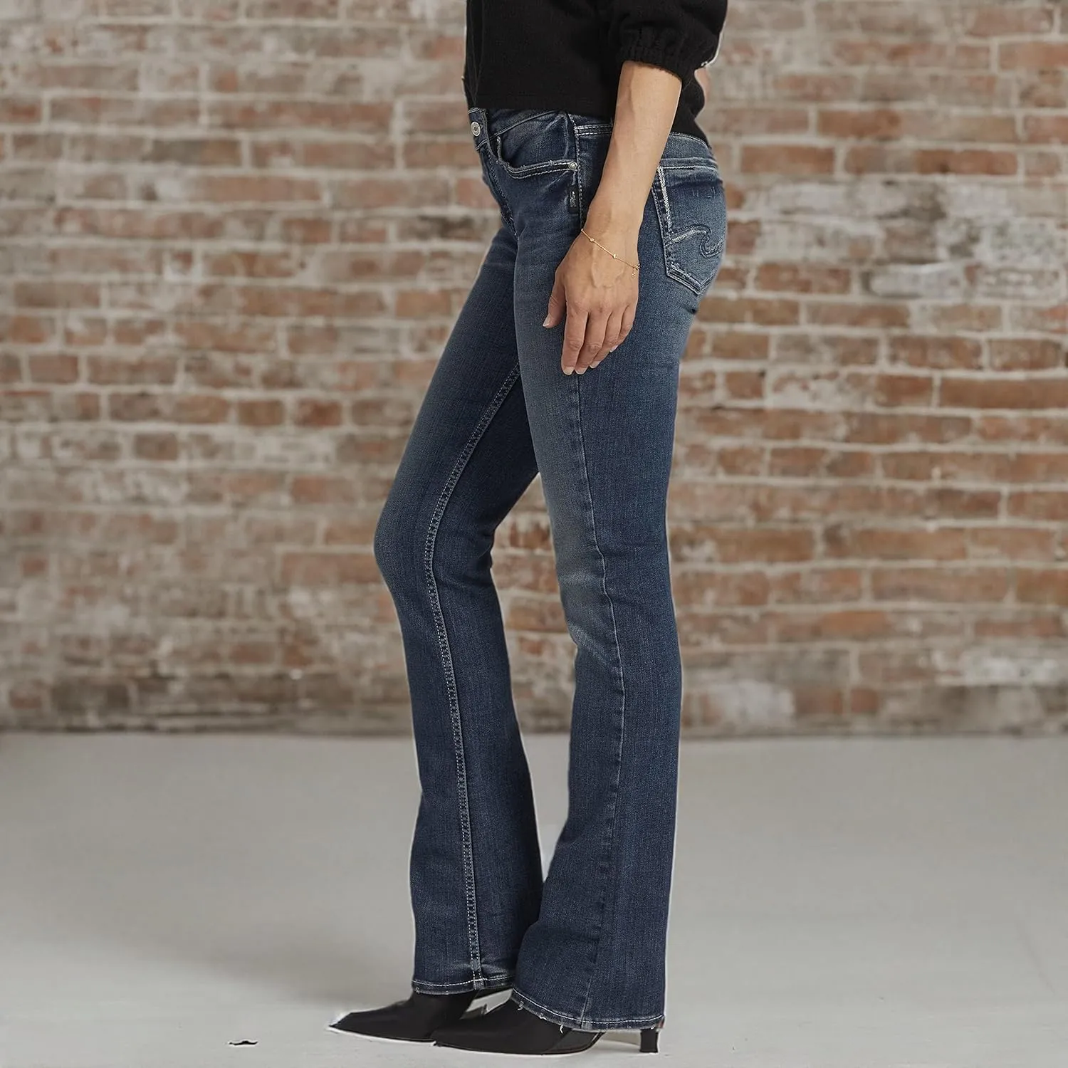 Silver Jeans Co. Women's Suki Mid Rise Curvy Fit Bootcut Jeans