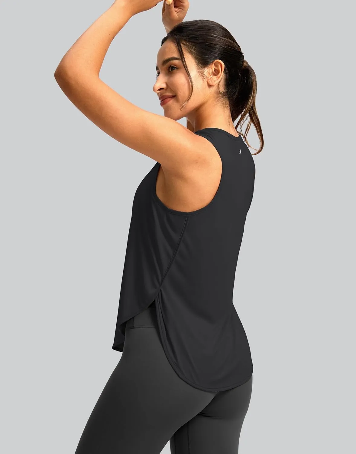 Soothfeel Women's Workout Tank Tops Racerback Sleeveless Running Tennis Shirt Loose Fit Sports Gym Exercise Yoga Athletic Top