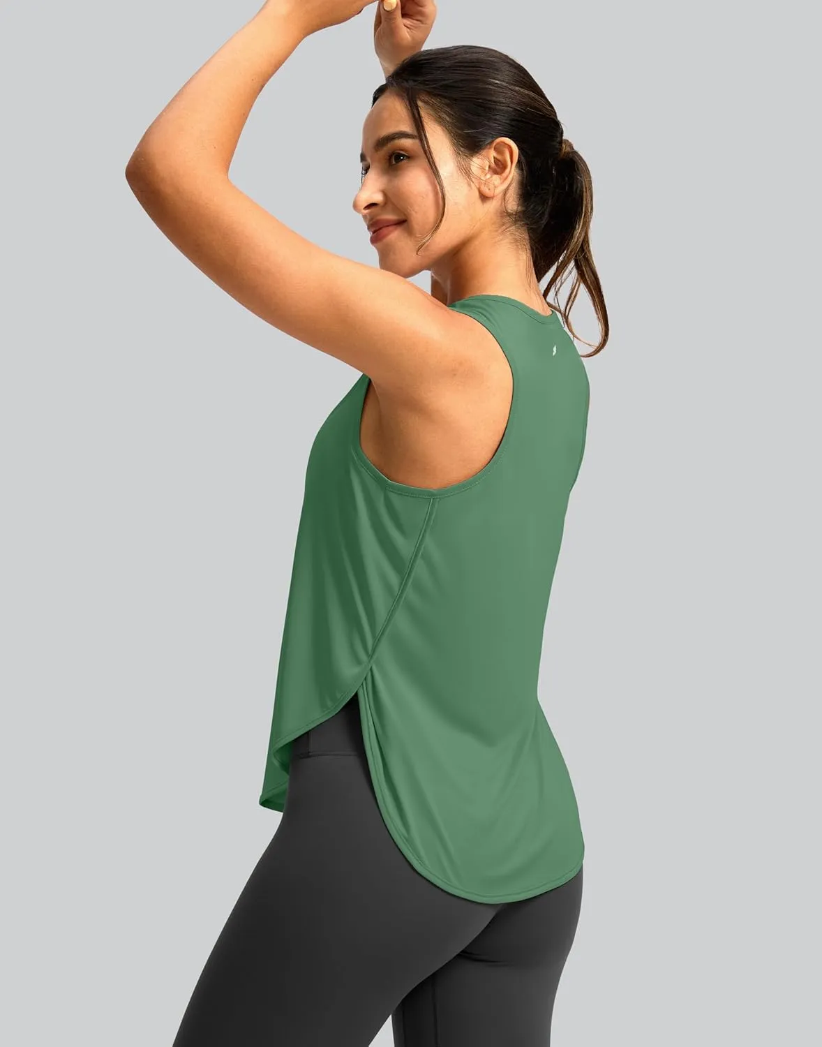 Soothfeel Women's Workout Tank Tops Racerback Sleeveless Running Tennis Shirt Loose Fit Sports Gym Exercise Yoga Athletic Top