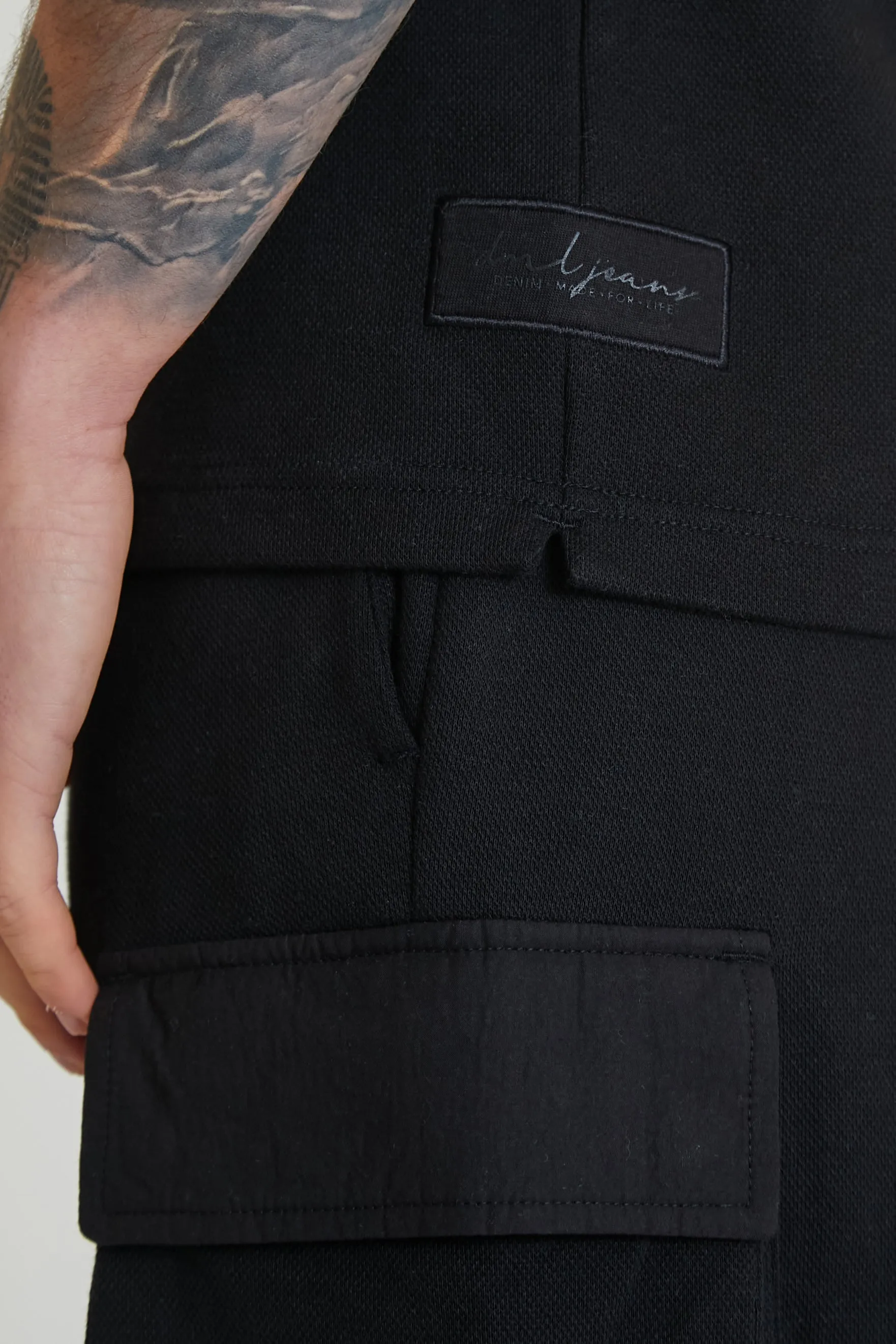 Ultra premium pique contrast panel top in Black